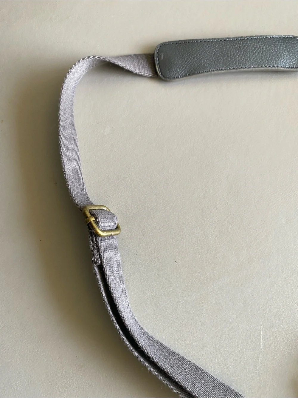 Adjustable Gray Canvas Strap with Leather Pad for Bags